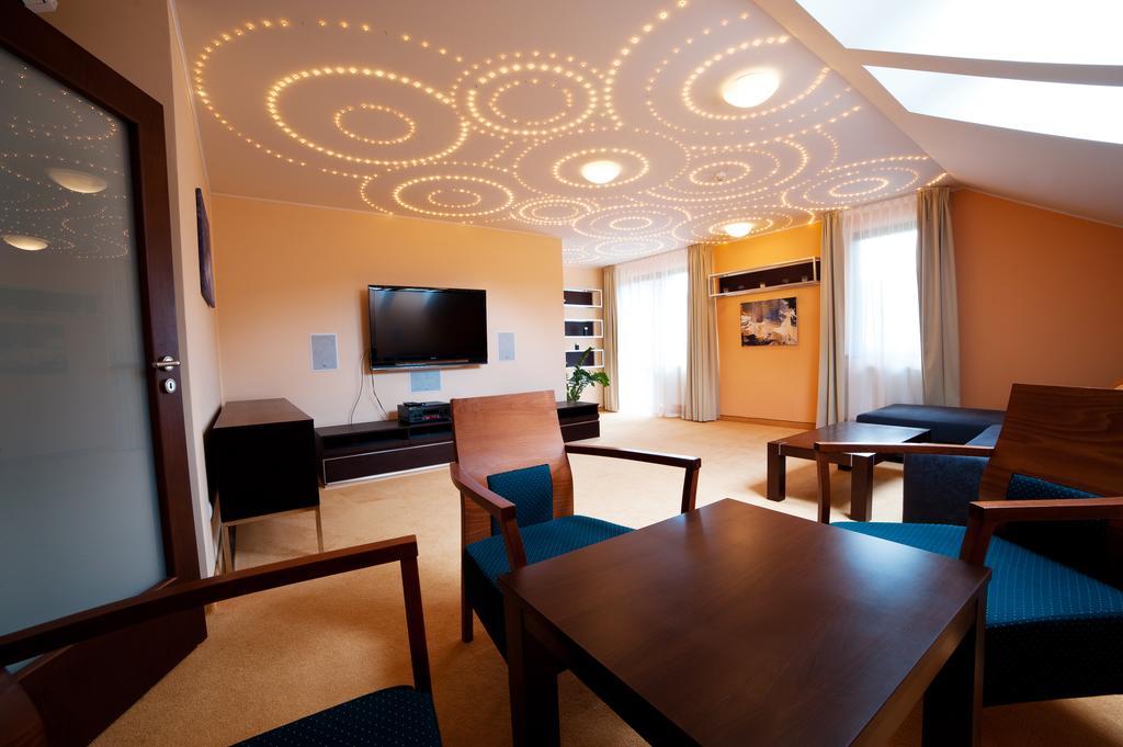 Hotel Impozant Valca Luaran gambar